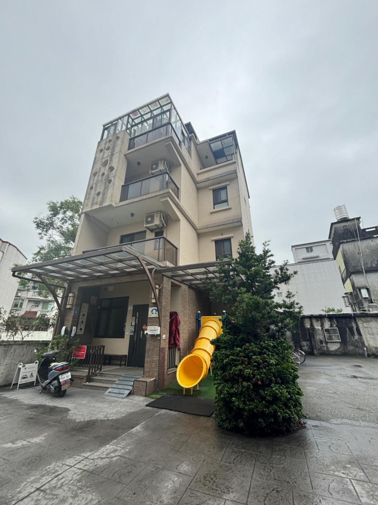 羅東木村電梯民宿Luodong Tree BnB 雲朵朵二館 外观 照片